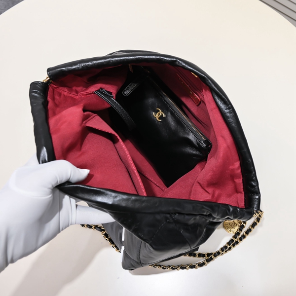 シャネルバッグ着用イメージ